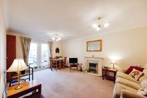 LIVING ROOM- click for photo gallery